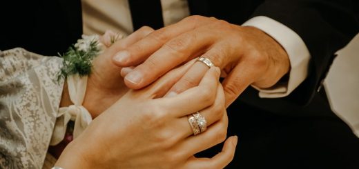 Duet obrączka ślubna i pierścionek zaręczynowy